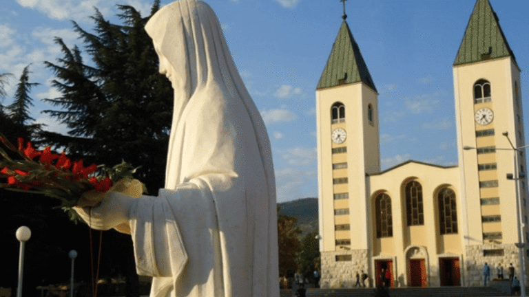 La Novena con, alla Regina della Pace di Medjugorje 2025 - Bianco Viaggi