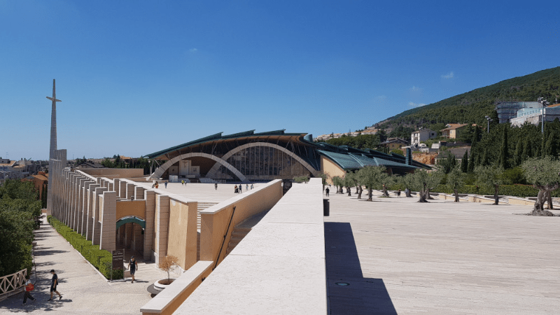 spianata piazzale chiesa nuova san pio san giovanni rotondo